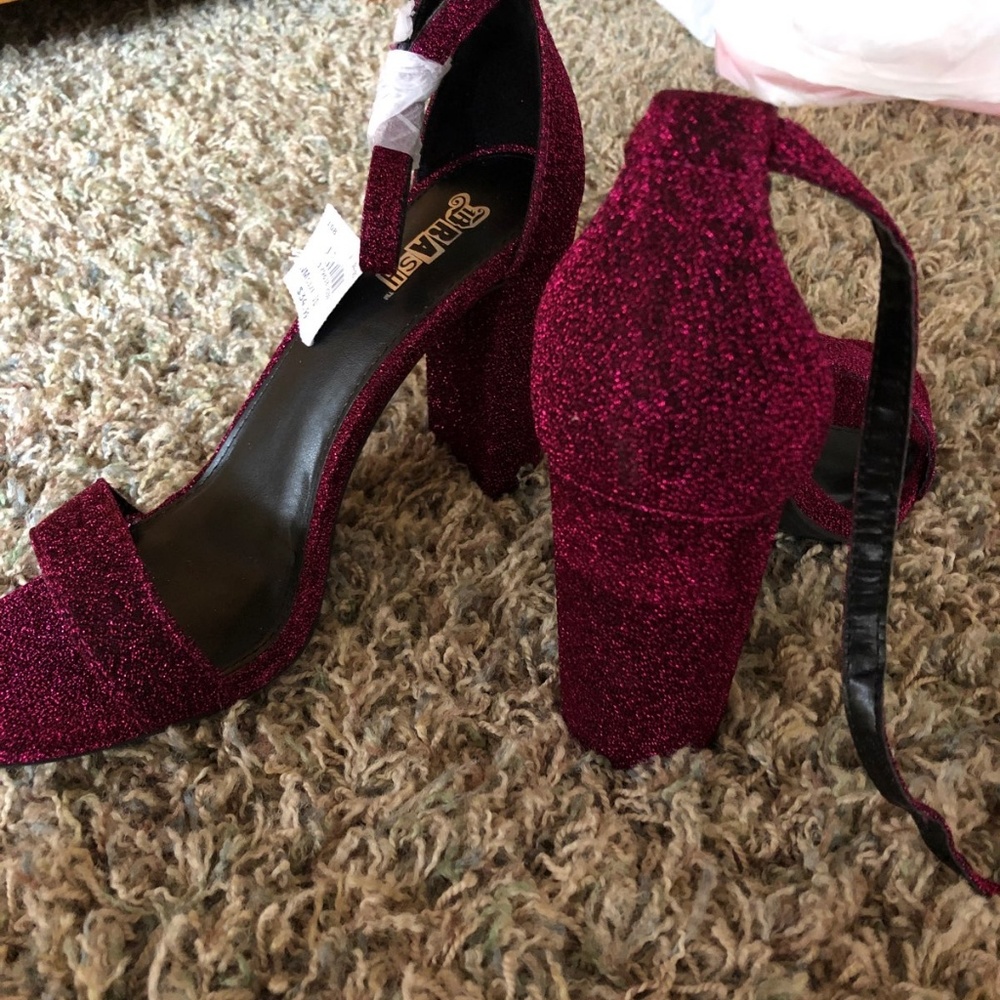 Womens Heels NEW sassy heels!